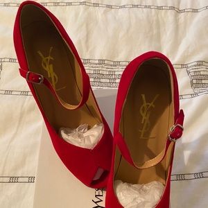 Yves Saint Laurent size 7.5 heels